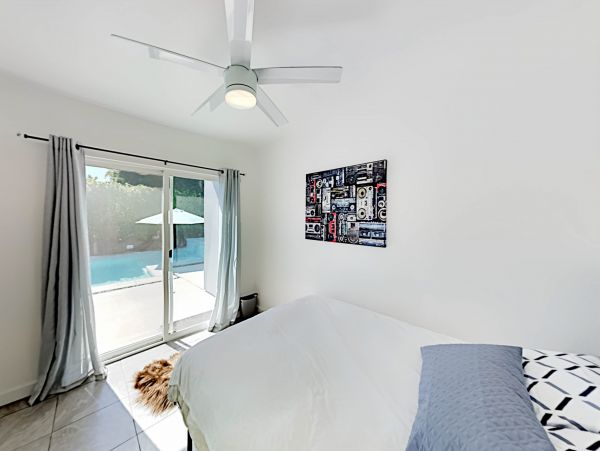 Palm Springs Home 1028276