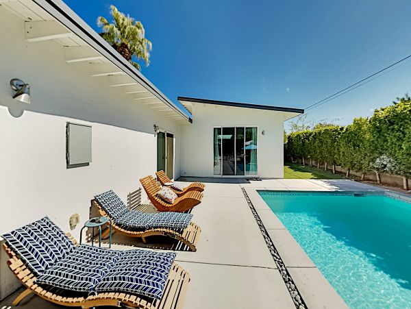Palm Springs Home 1028276