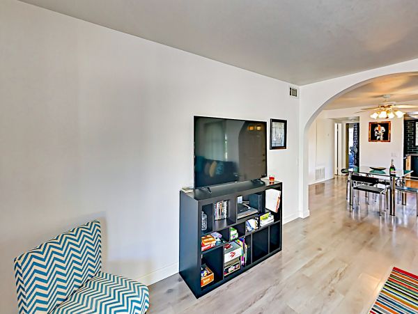 Palm Springs Home 1028277