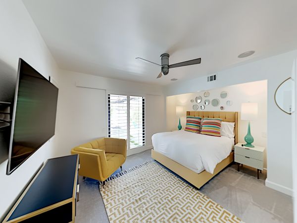 Palm Springs Home 1028279