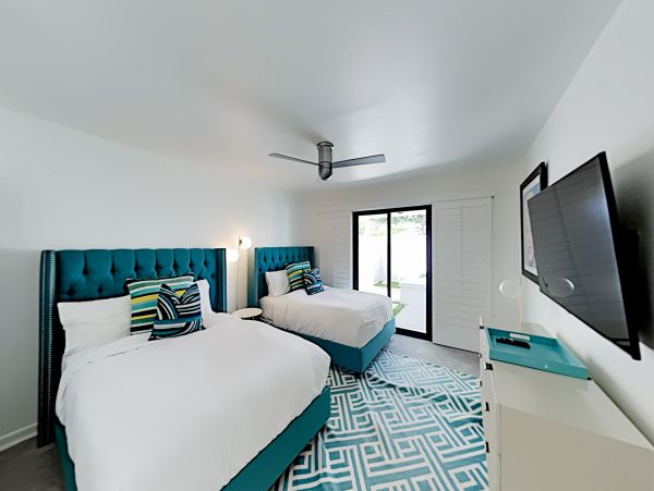Palm Springs Home 1028279