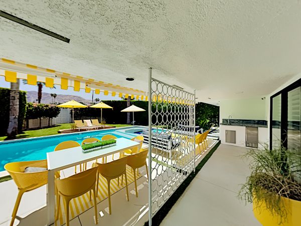 Palm Springs Home 1028279
