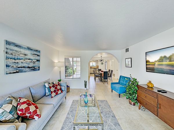 Palm Springs Home 1028283