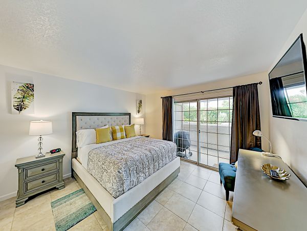 Palm Springs Home 1028283