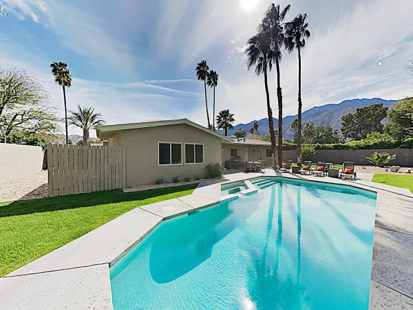 Palm Springs Home 1028284