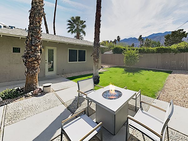 Palm Springs Home 1028284