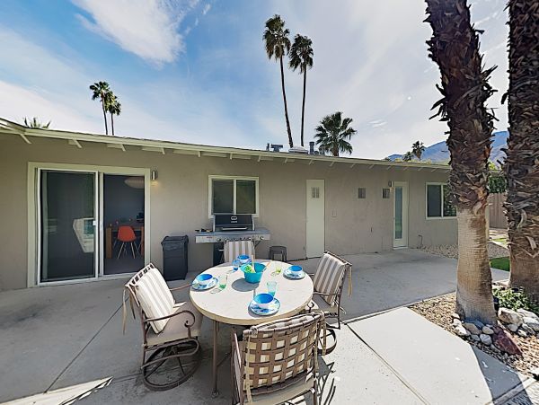 Palm Springs Home 1028284