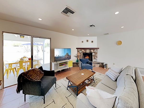 Palm Springs Home 1028285