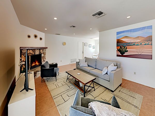Palm Springs Home 1028285