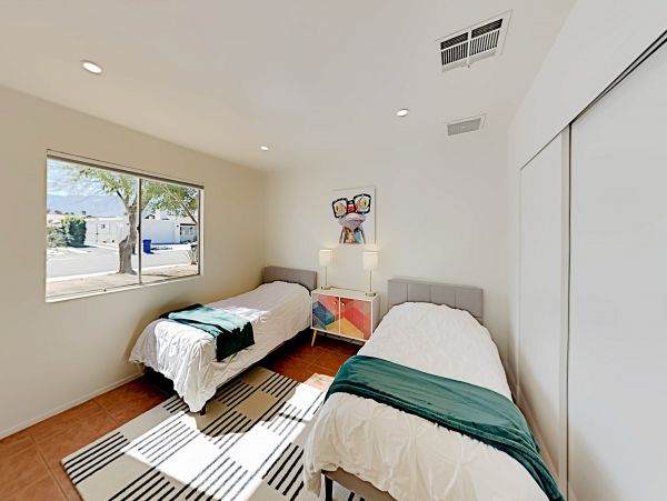 Palm Springs Home 1028285