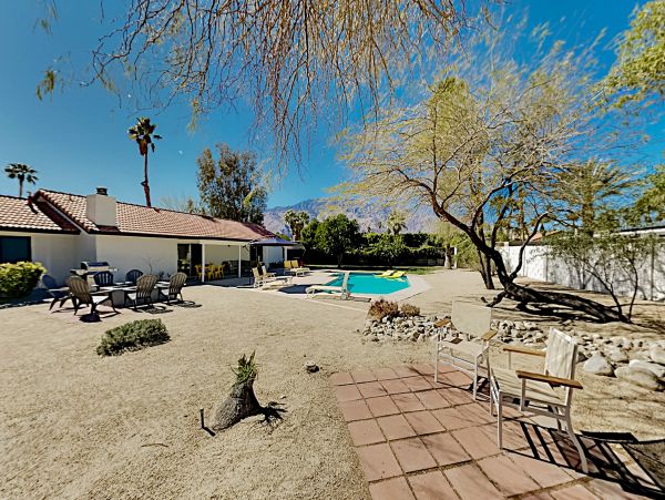 Palm Springs Home 1028285