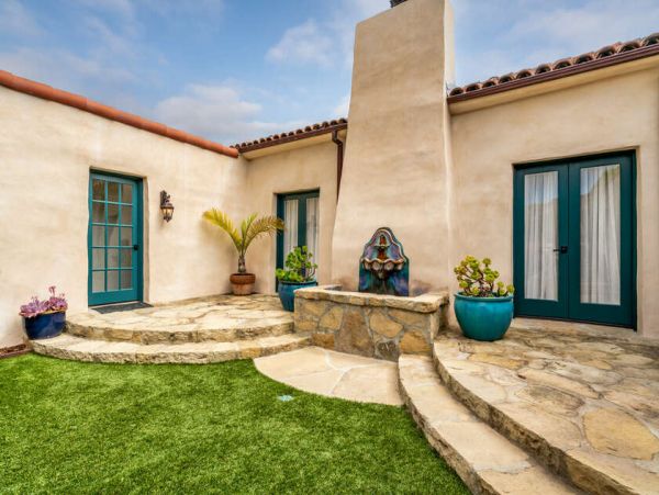Santa Barbara Vacation Home Walk to Beach