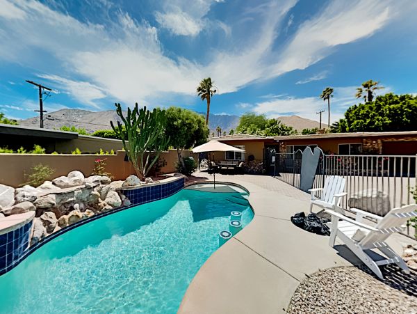 Palm Springs Home 1028290