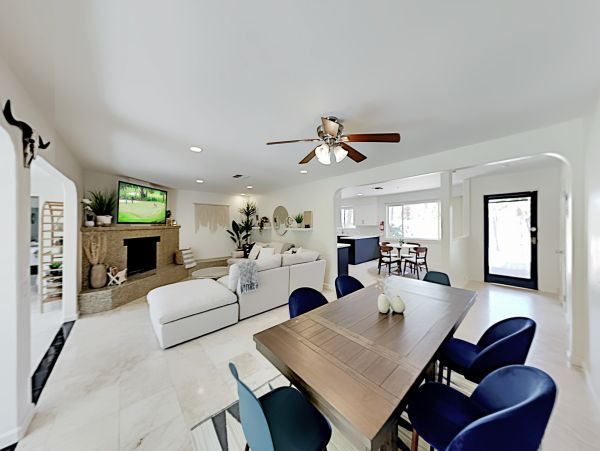 Palm Springs Home 1028290