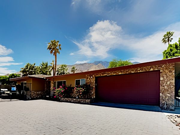 Palm Springs Home 1028290