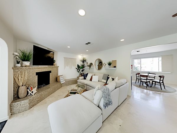 Palm Springs Home 1028290