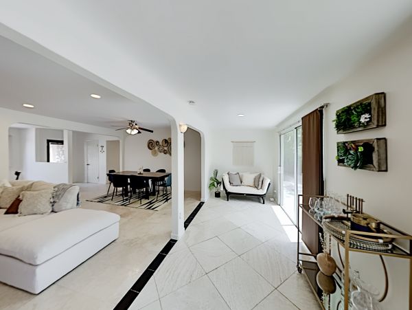 Palm Springs Home 1028290