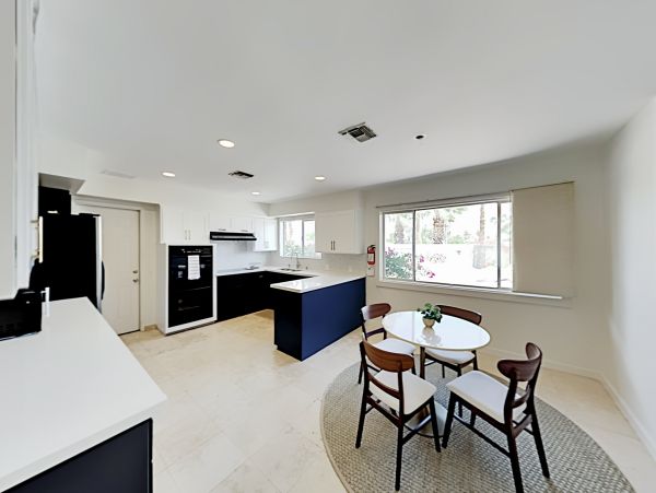 Palm Springs Home 1028290