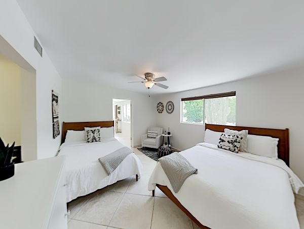 Palm Springs Home 1028290