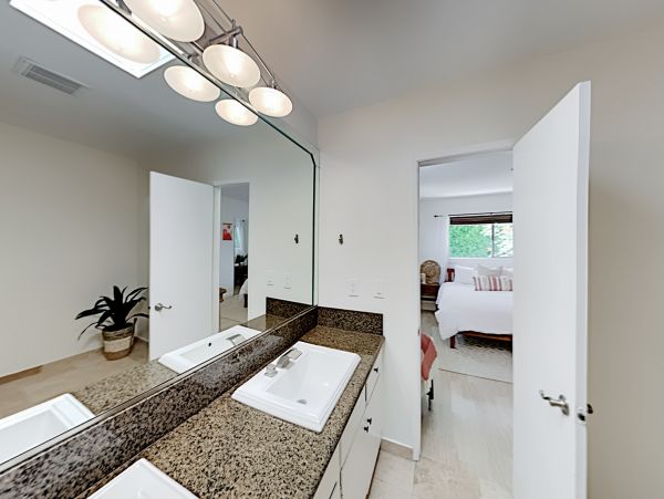 Palm Springs Home 1028290