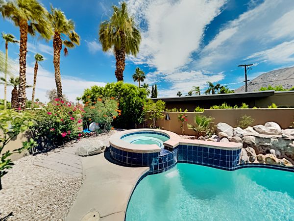Palm Springs Home 1028290