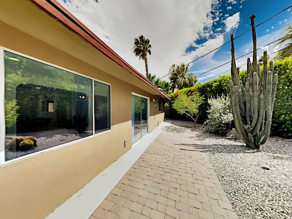 Palm Springs Home 1028290