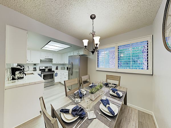 Palm Springs Home 1028296