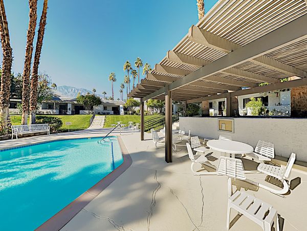 Palm Springs Home 1028296