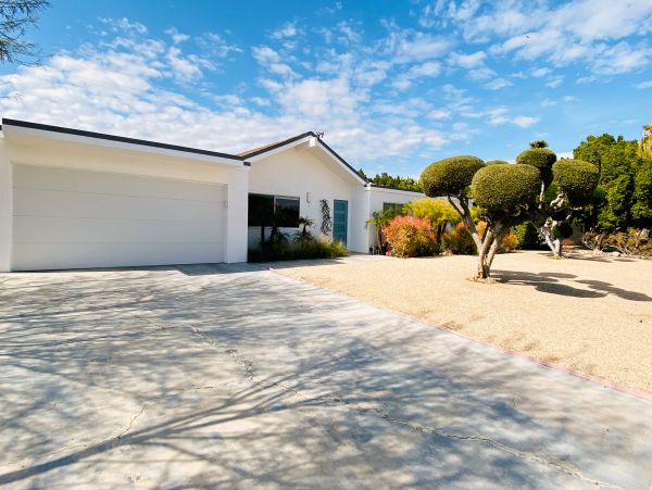 Palm Springs Home 1028298