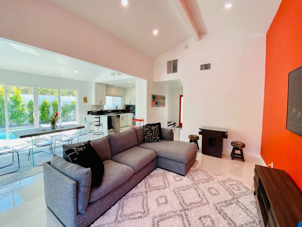 Palm Springs Home 1028299