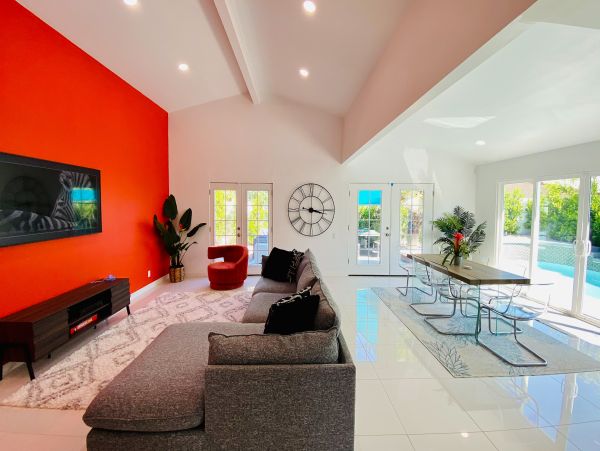 Palm Springs Home 1028299