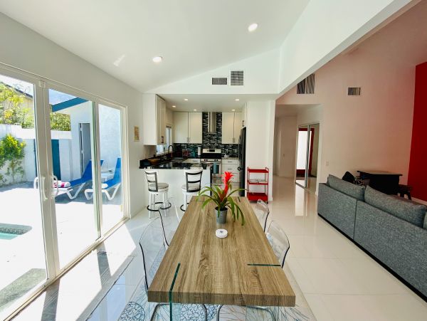 Palm Springs Home 1028299