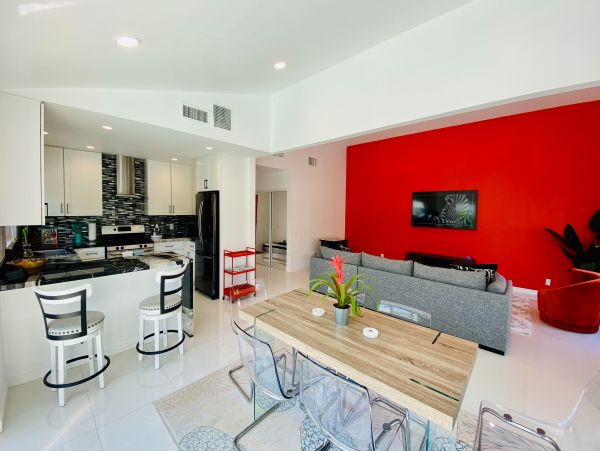 Palm Springs Home 1028299