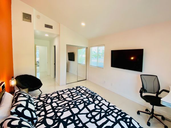 Palm Springs Home 1028299