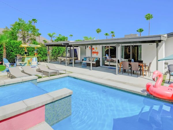 Palm Springs Home 1028301