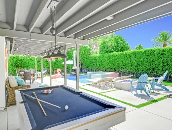 Palm Springs Home 1028301