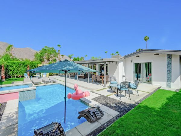 Palm Springs Home 1028301