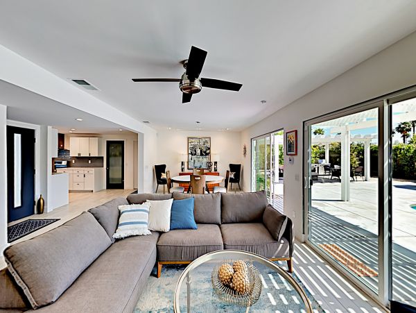 Palm Springs Home 1028302