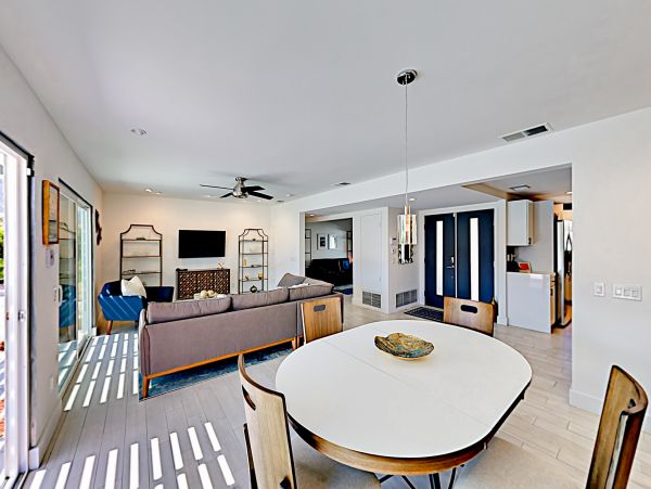Palm Springs Home 1028302