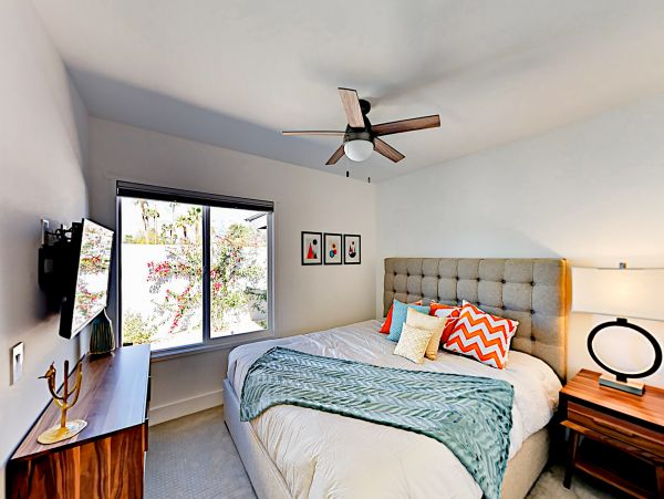 Palm Springs Home 1028302