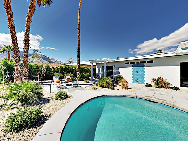 Palm Springs Home 1028302