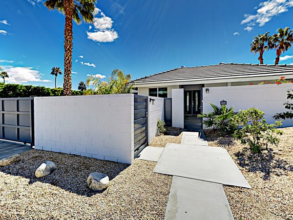 Palm Springs Home 1028302