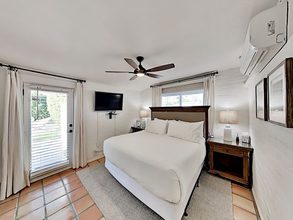 Palm Springs Home 1028303
