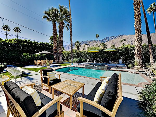 Palm Springs Home 1028303