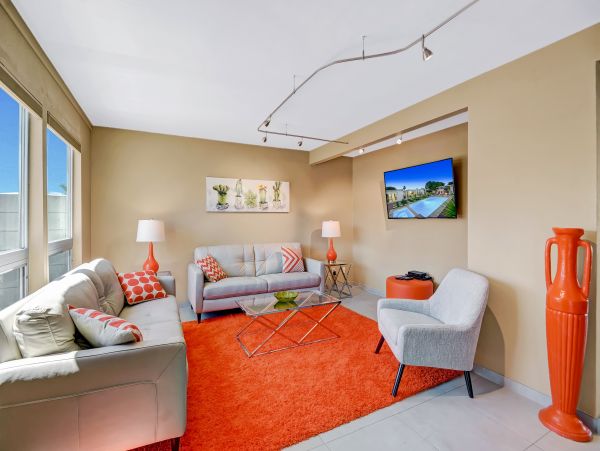 Palm Springs Home 1028304