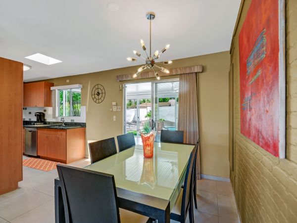 Palm Springs Home 1028304