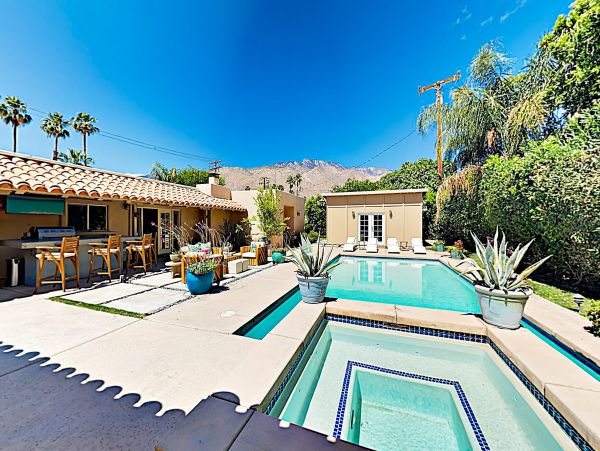Palm Springs Home 1028305