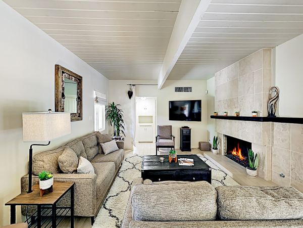 Palm Springs Home 1028305
