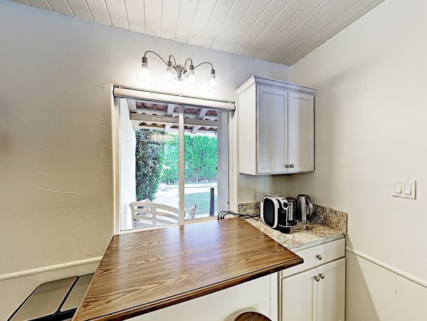 Palm Springs Home 1028305