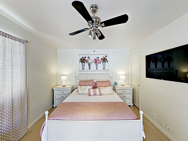 Palm Springs Home 1028305